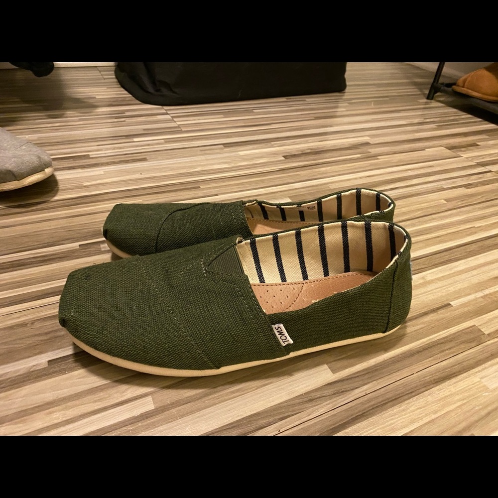 Toms
